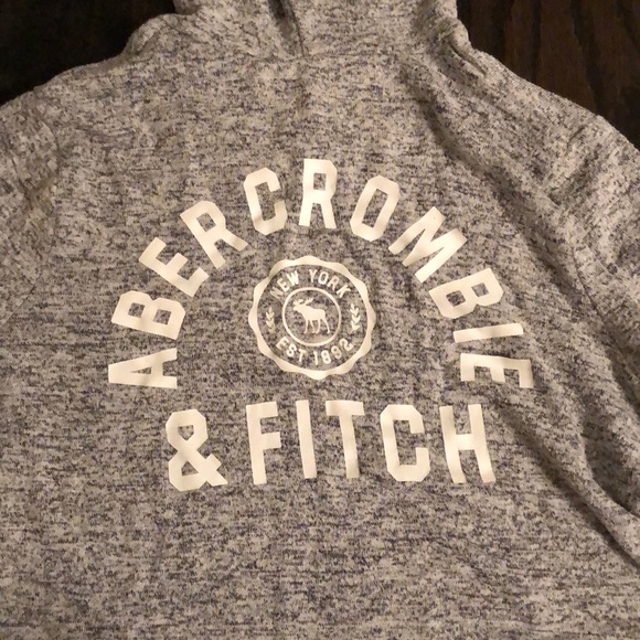 Very cute grey Abercrombie & Fitch sweater - Picture 3 of 4